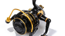 Yoshikawa Fishing Spinning Reel All Metal Body Freshwater Inshore Saltwater 11BB 5.5:1 3000 Black
